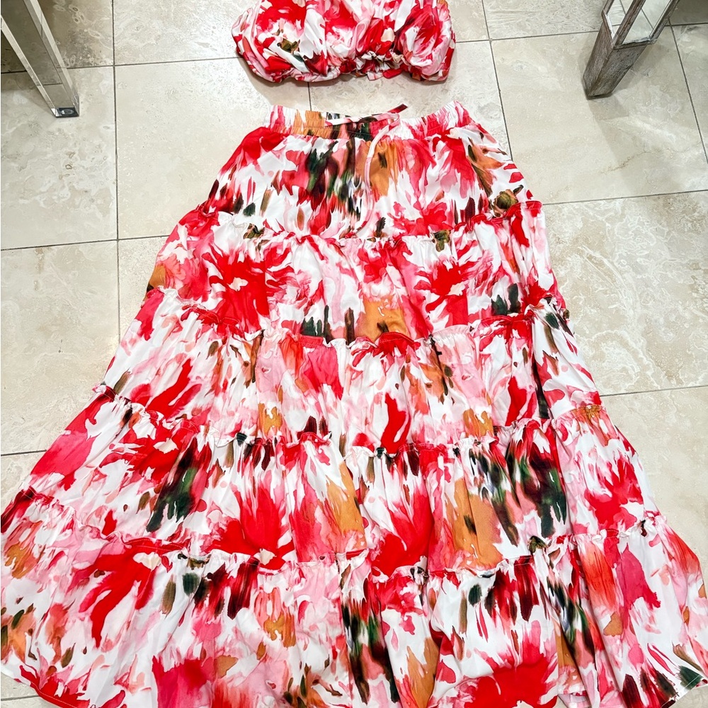 Sunday Up Red and White Floral Set